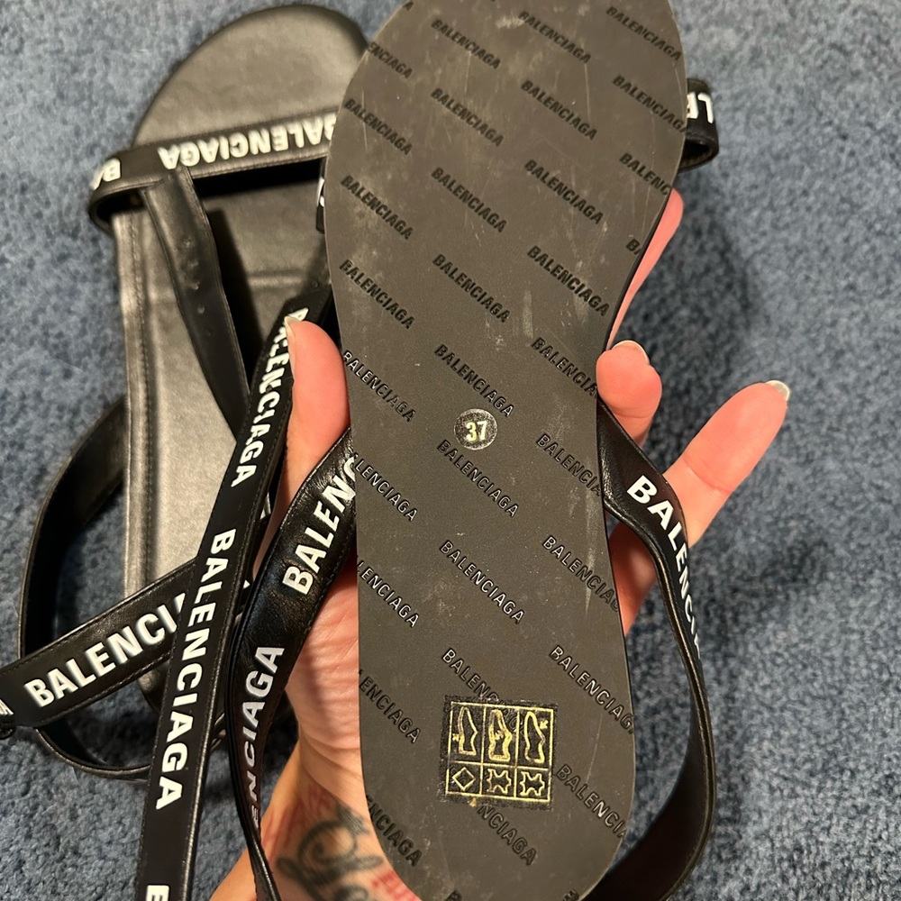 Balenciaga Black Sandals Sleek Minimalist Design - Picture 4 of 5
